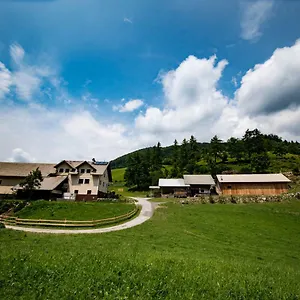 Tourist Farm Pr'dovar Nocleg ze śniadaniem